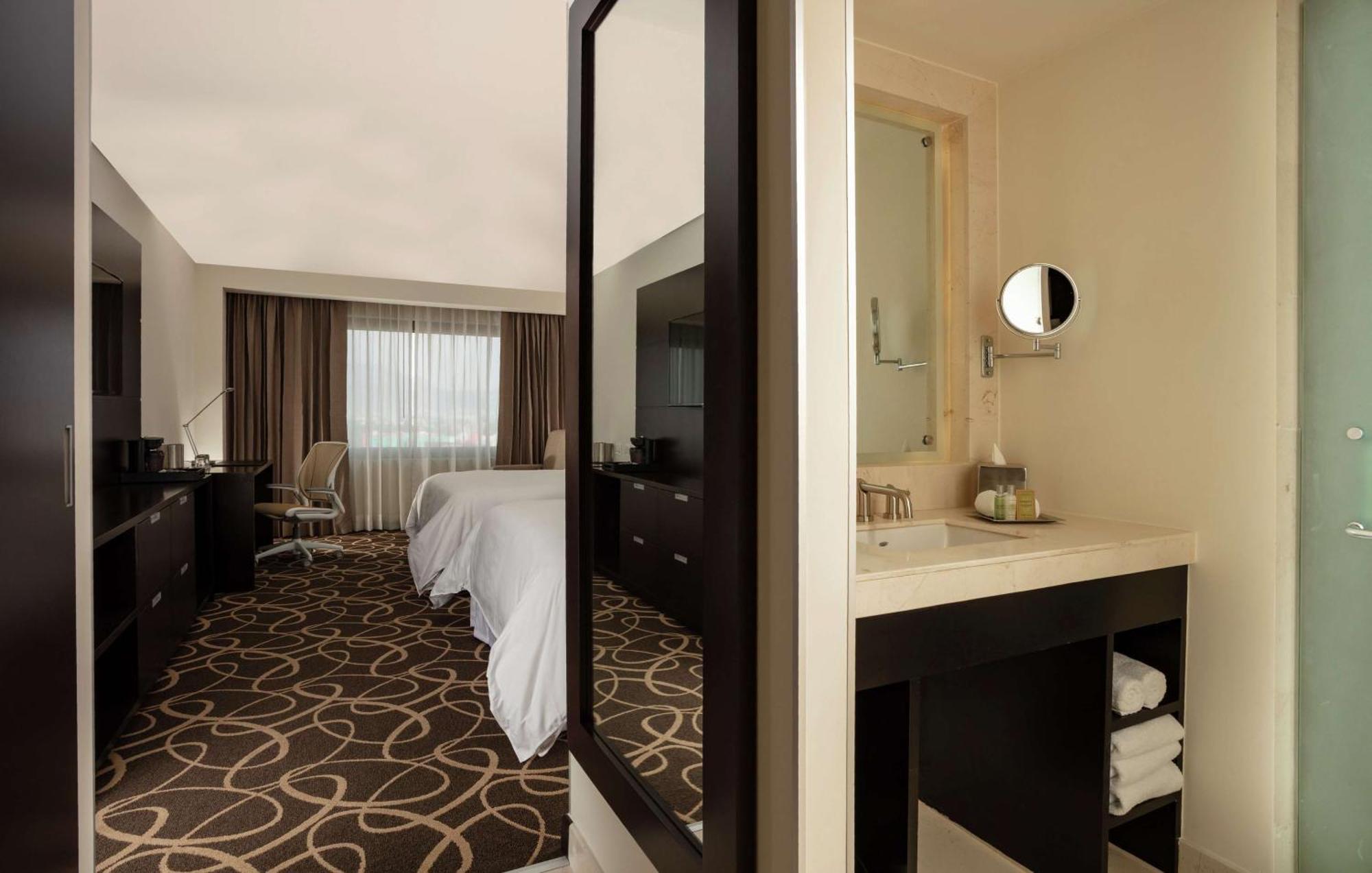 Hotel Doubletree By Hilton Toluca Zewnętrze zdjęcie